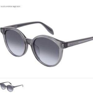 Like new Alexander McQUEEN Skull Sunglasses Gray